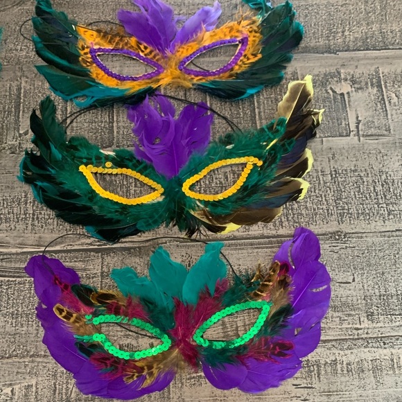 Mardi Gras Masks, 8 Feathered Sequin Elastic Band, Colorful Cute Bright Colors - Picture 4 of 11